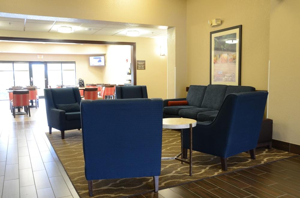 Comfort Inn & Suites Кейв Сити Екстериор снимка