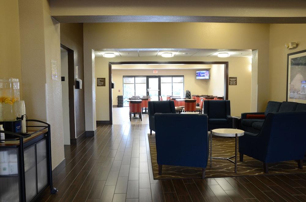 Comfort Inn & Suites Кейв Сити Екстериор снимка