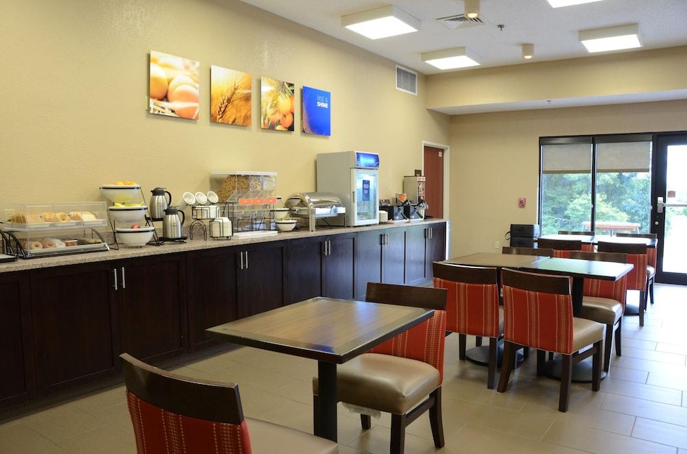 Comfort Inn & Suites Кейв Сити Екстериор снимка
