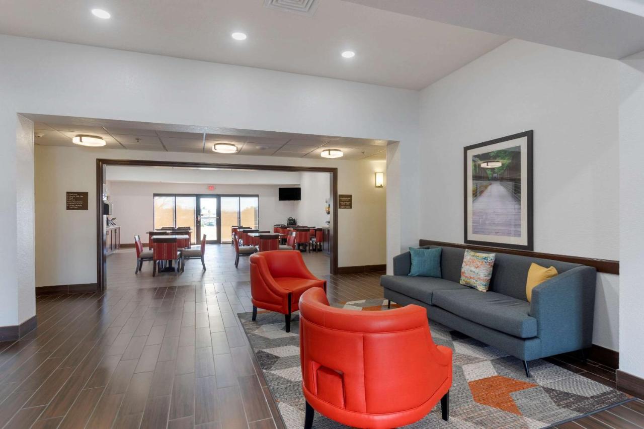 Comfort Inn & Suites Кейв Сити Екстериор снимка