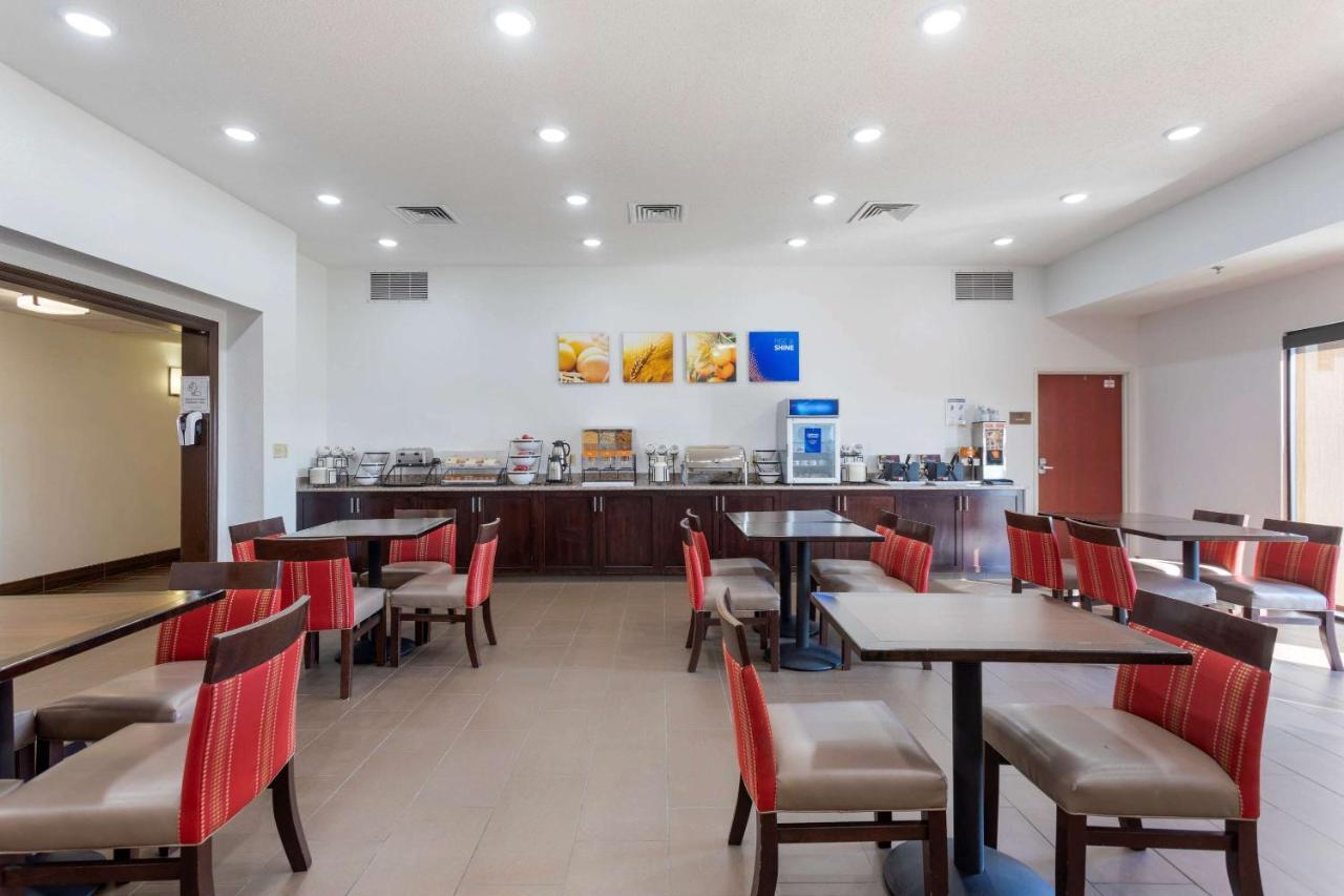 Comfort Inn & Suites Кейв Сити Екстериор снимка