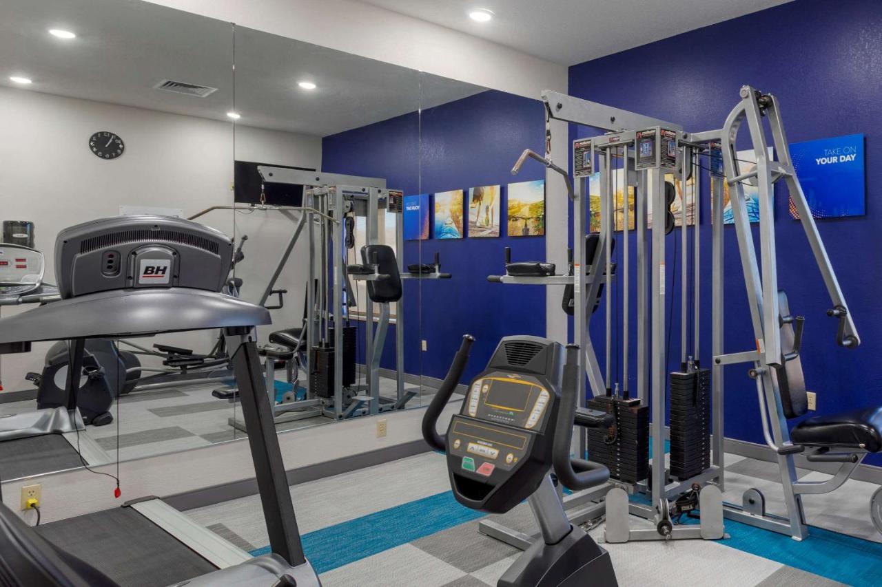 Comfort Inn & Suites Кейв Сити Екстериор снимка