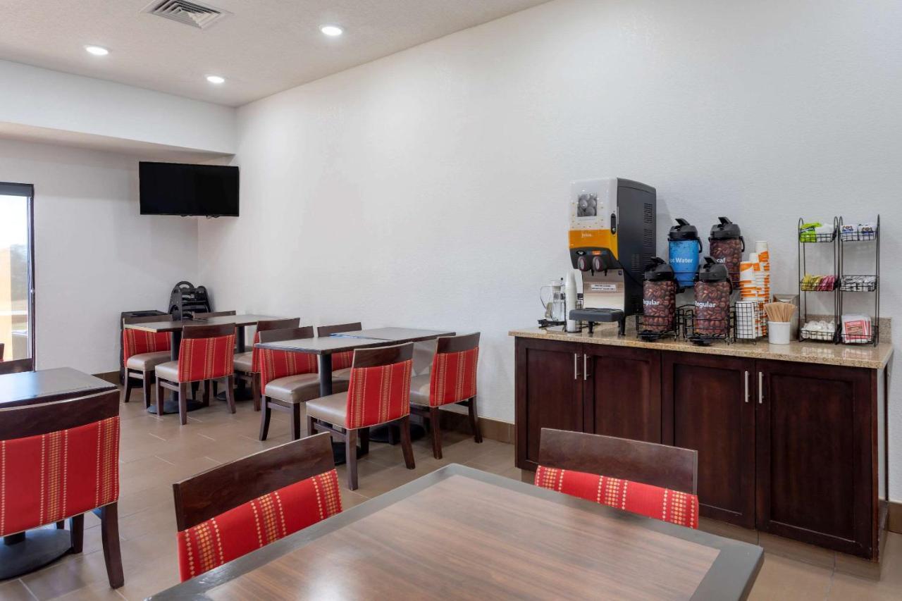 Comfort Inn & Suites Кейв Сити Екстериор снимка