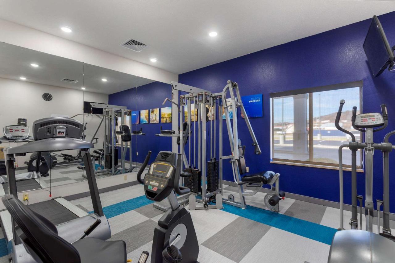 Comfort Inn & Suites Кейв Сити Екстериор снимка