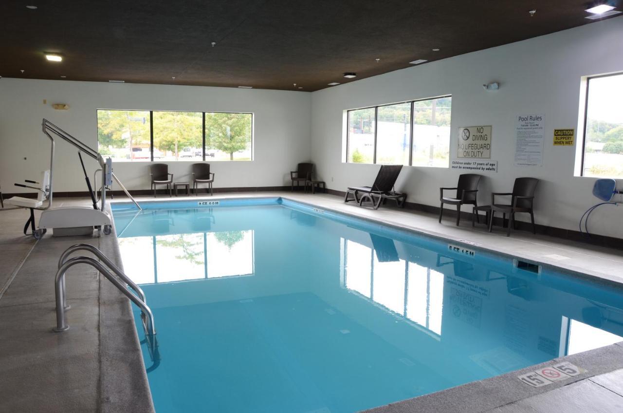 Comfort Inn & Suites Кейв Сити Екстериор снимка