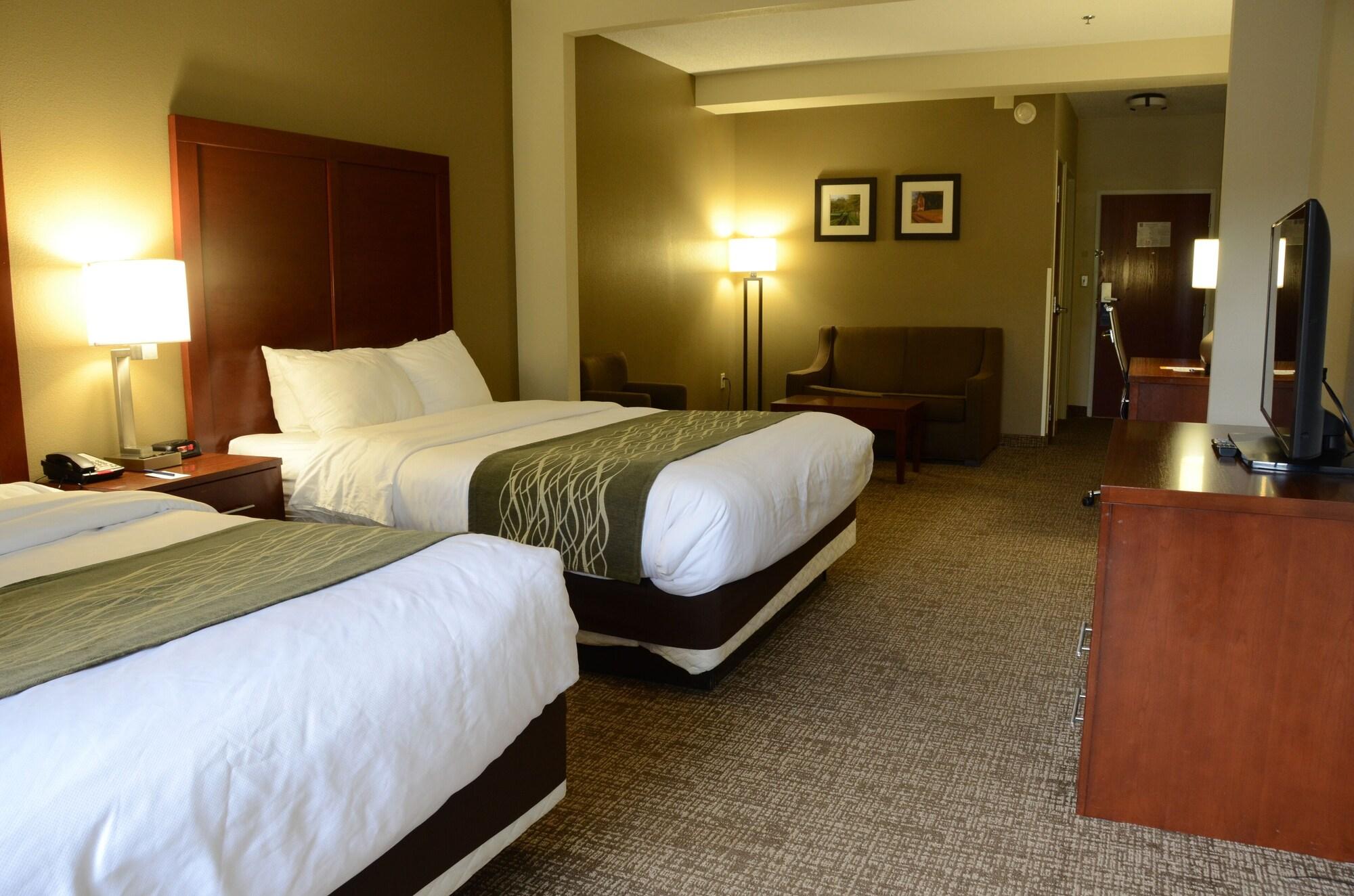 Comfort Inn & Suites Кейв Сити Екстериор снимка