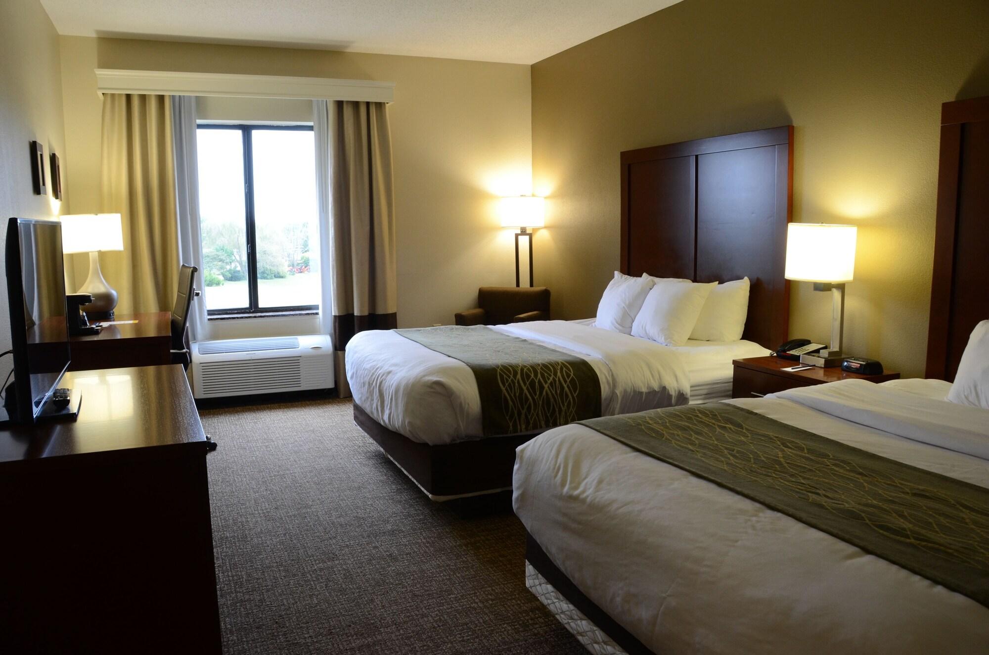Comfort Inn & Suites Кейв Сити Екстериор снимка