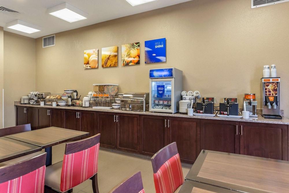 Comfort Inn & Suites Кейв Сити Екстериор снимка