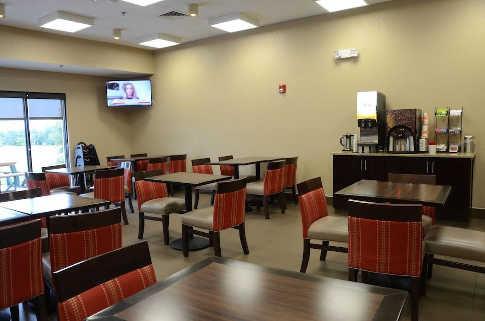 Comfort Inn & Suites Кейв Сити Екстериор снимка
