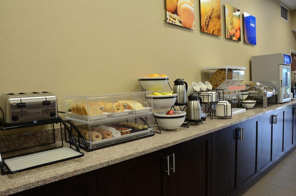 Comfort Inn & Suites Кейв Сити Екстериор снимка