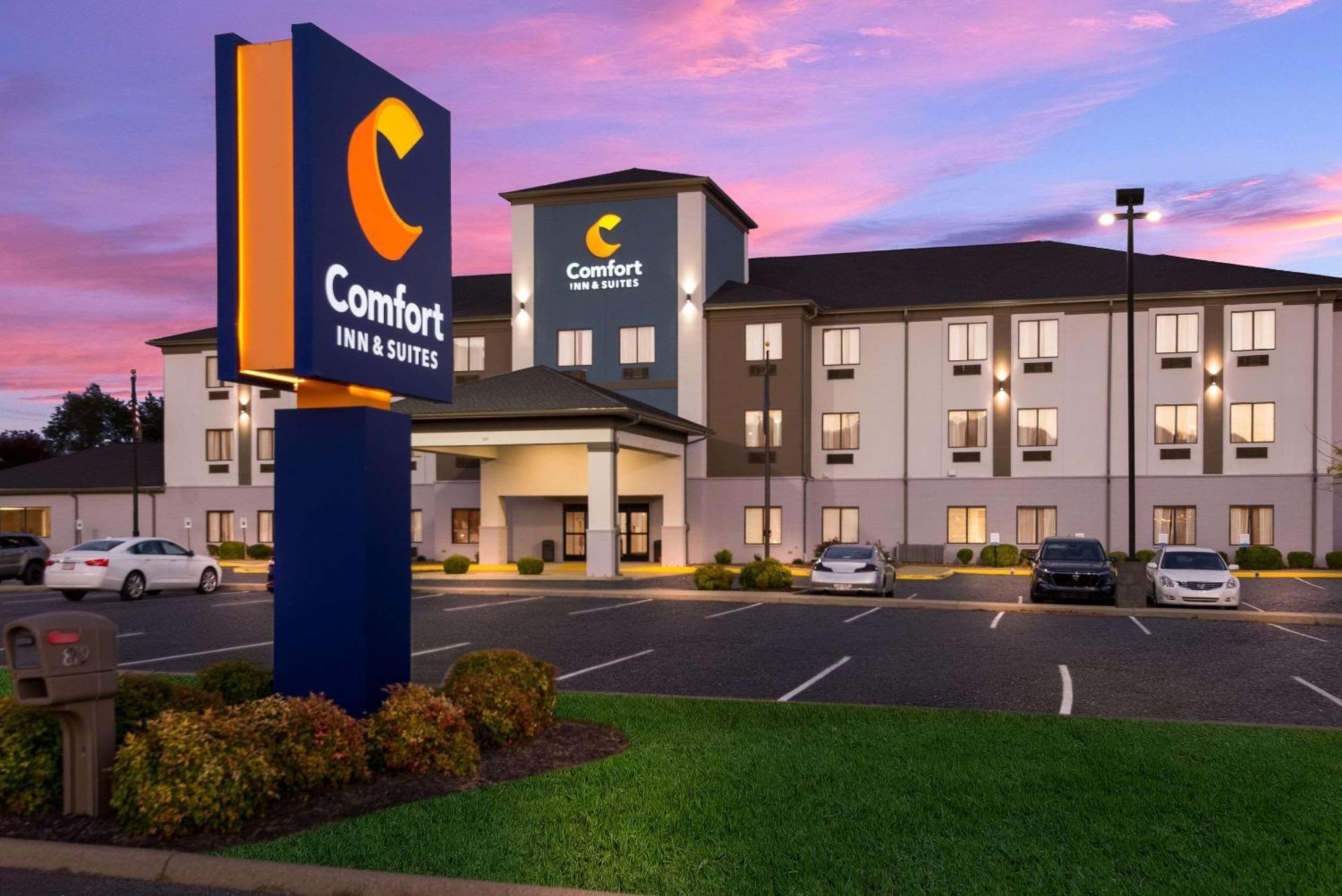 Comfort Inn & Suites Кейв Сити Екстериор снимка