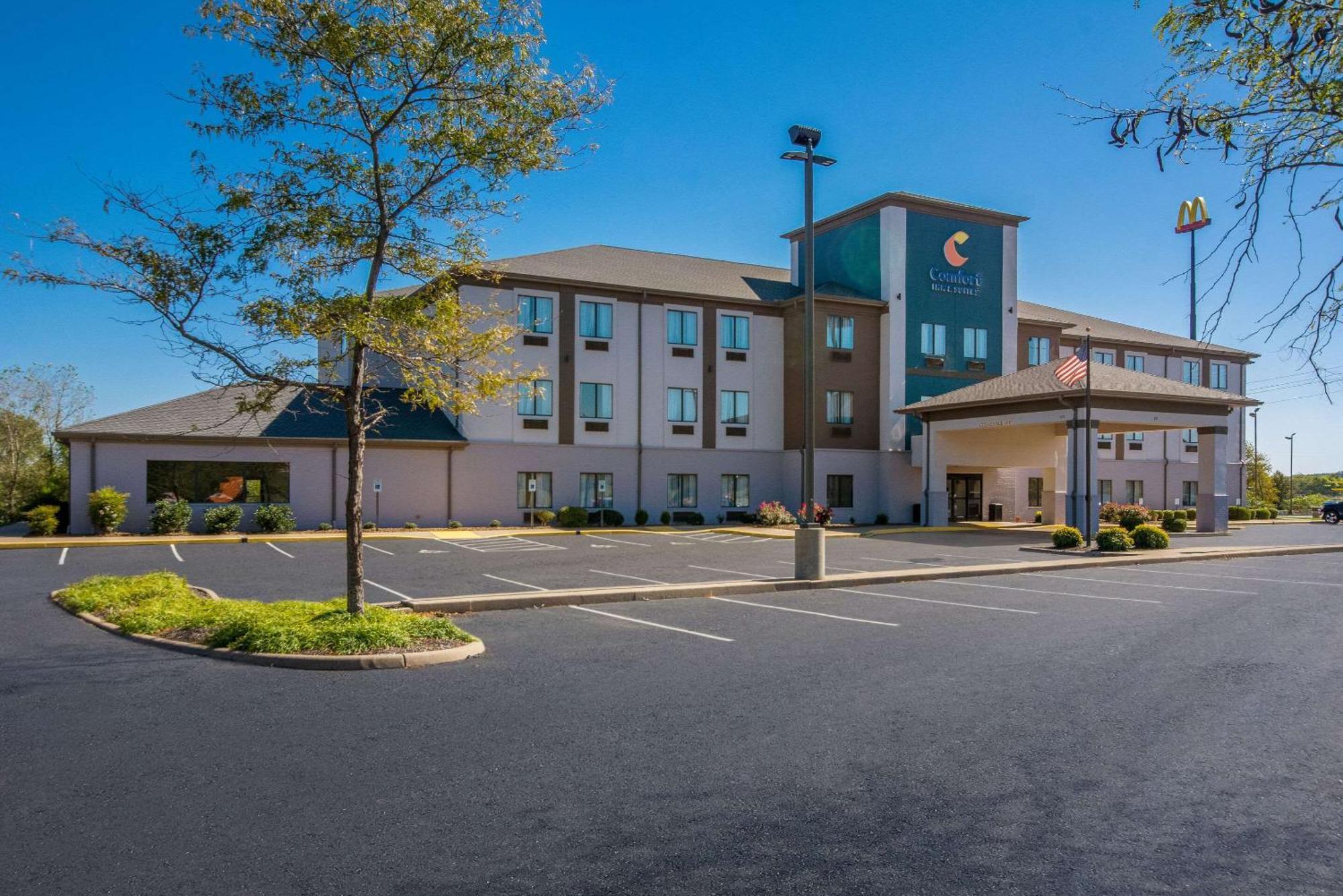Comfort Inn & Suites Кейв Сити Екстериор снимка